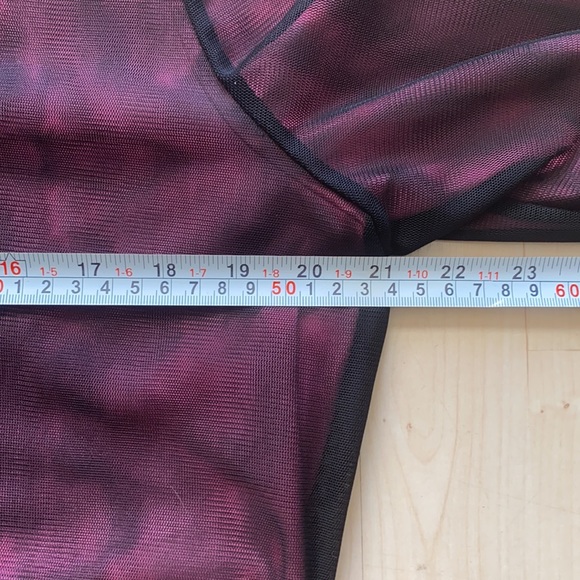 🇨🇦EUC black mesh layer over pink top punk cool - Picture 9 of 12